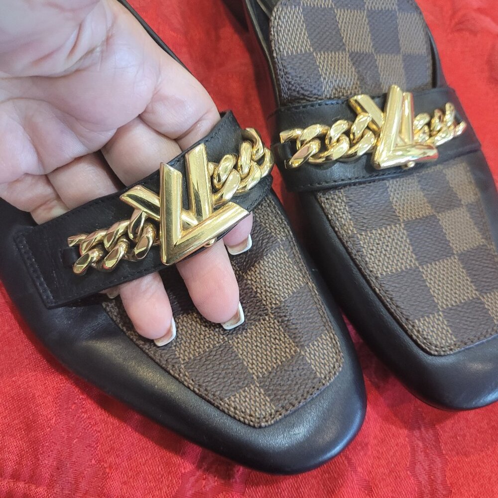 Louis Vuitton Ebene Damier Flat/Loafers with Gold LV Chain~Very Rare! - Picture 7 of 15